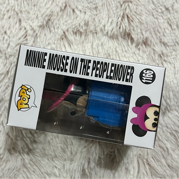 Pop Funko Minnie Mouse on the People mover figure new - Picture 4 of 5